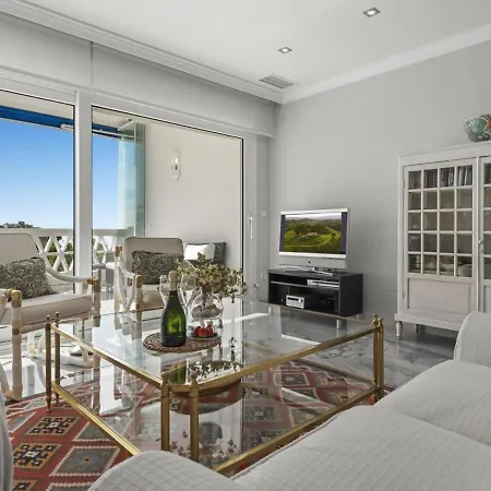 Vista Mar Y Piscina En Puerto Banus * 马尔韦利亚