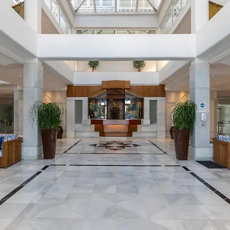 Vista Mar Y Piscina En Puerto Banus *