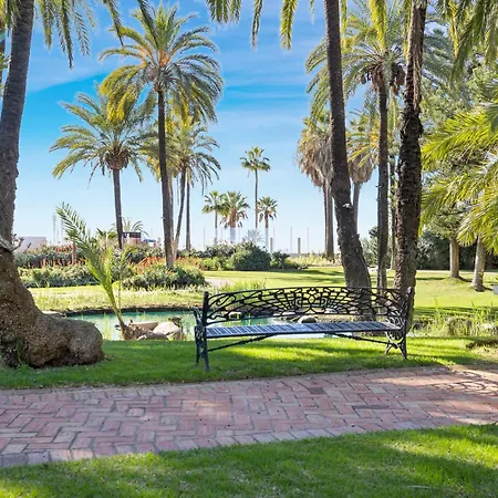 Vista Mar Y Piscina En Puerto Banus