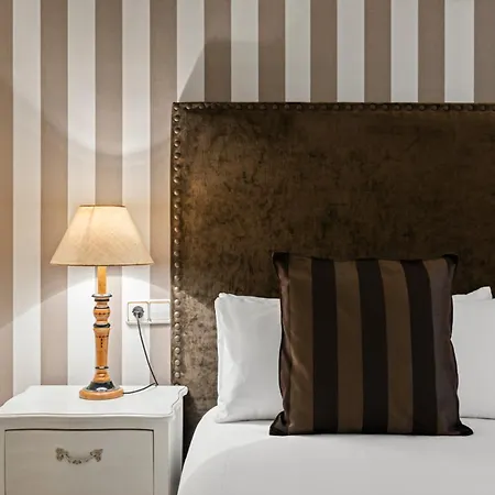 Vista Mar Y Piscina En Puerto Banus