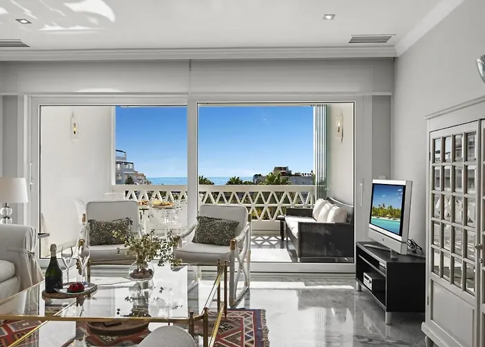 Vista Mar Y Piscina En Puerto Banus شقة