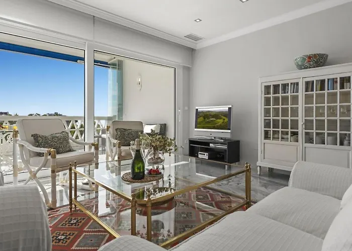 Vista Mar Y Piscina En Puerto Banus * ماربيا