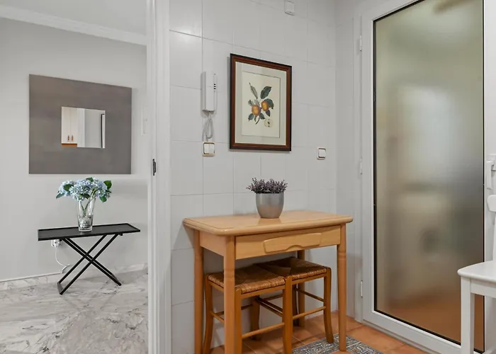 Vista Mar Y Piscina En Puerto Banus * ماربيا