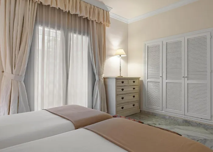 Vista Mar Y Piscina En Puerto Banus شقة