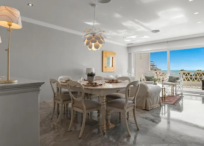 Vista Mar Y Piscina En Puerto Banus شقة ماربيا