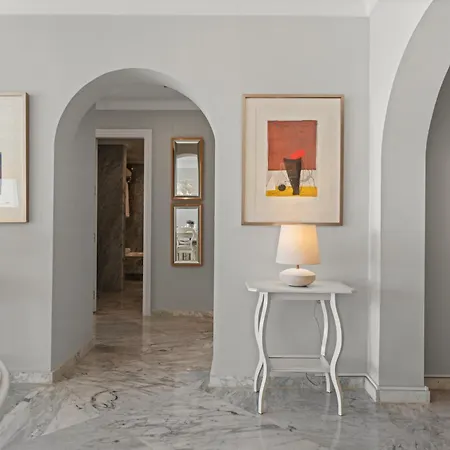 Vista Mar Y Piscina En Puerto Banus