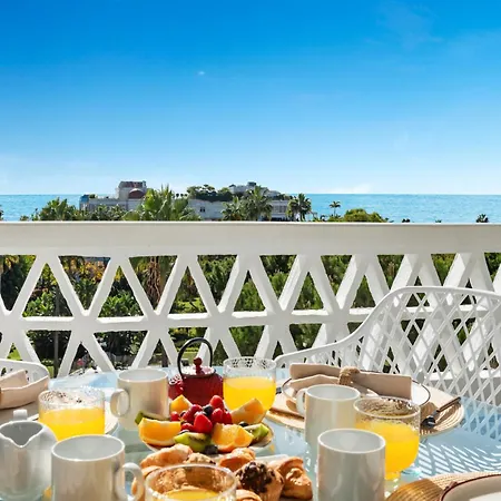 Vista Mar Y Piscina En Puerto Banus * Μαρμπέλλα