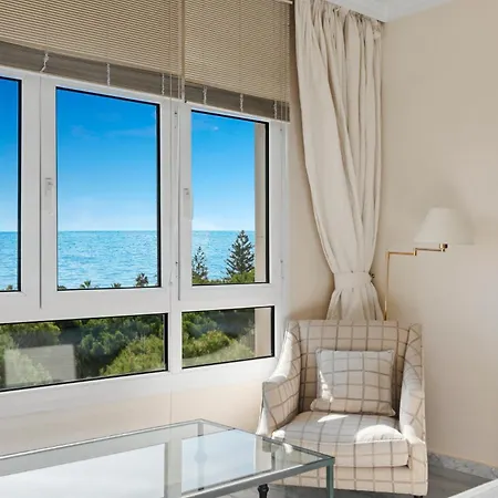 Vista Mar Y Piscina En Puerto Banus Μαρμπέλλα